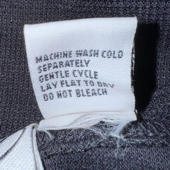 Maggie Lawrence Black Long Sleeve split side waffle knit type top. EUC size S - Picture 7 of 11